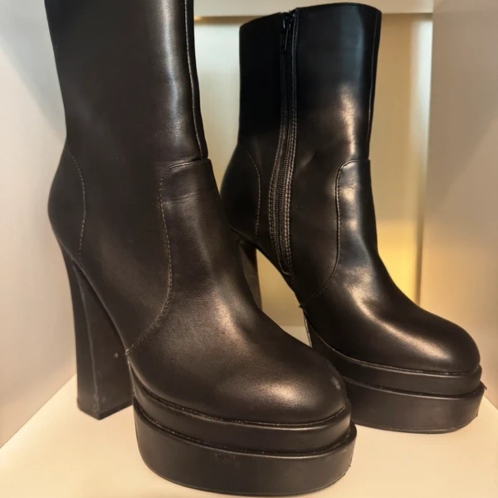 Forever 21 Black Platform Block Heel Ankle Boots